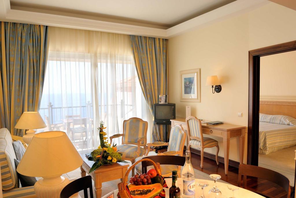 Pestana Royal All Inclusive Ocean & Spa Resort Funchal  Zimmer foto